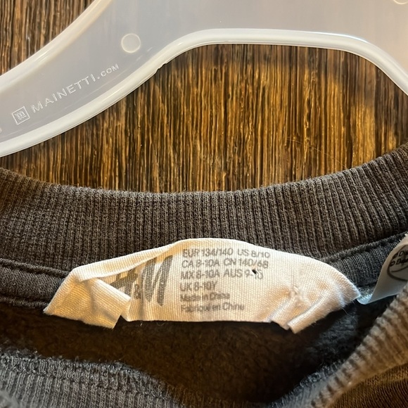 H&M Walt Disney Crewneck - Picture 2 of 8